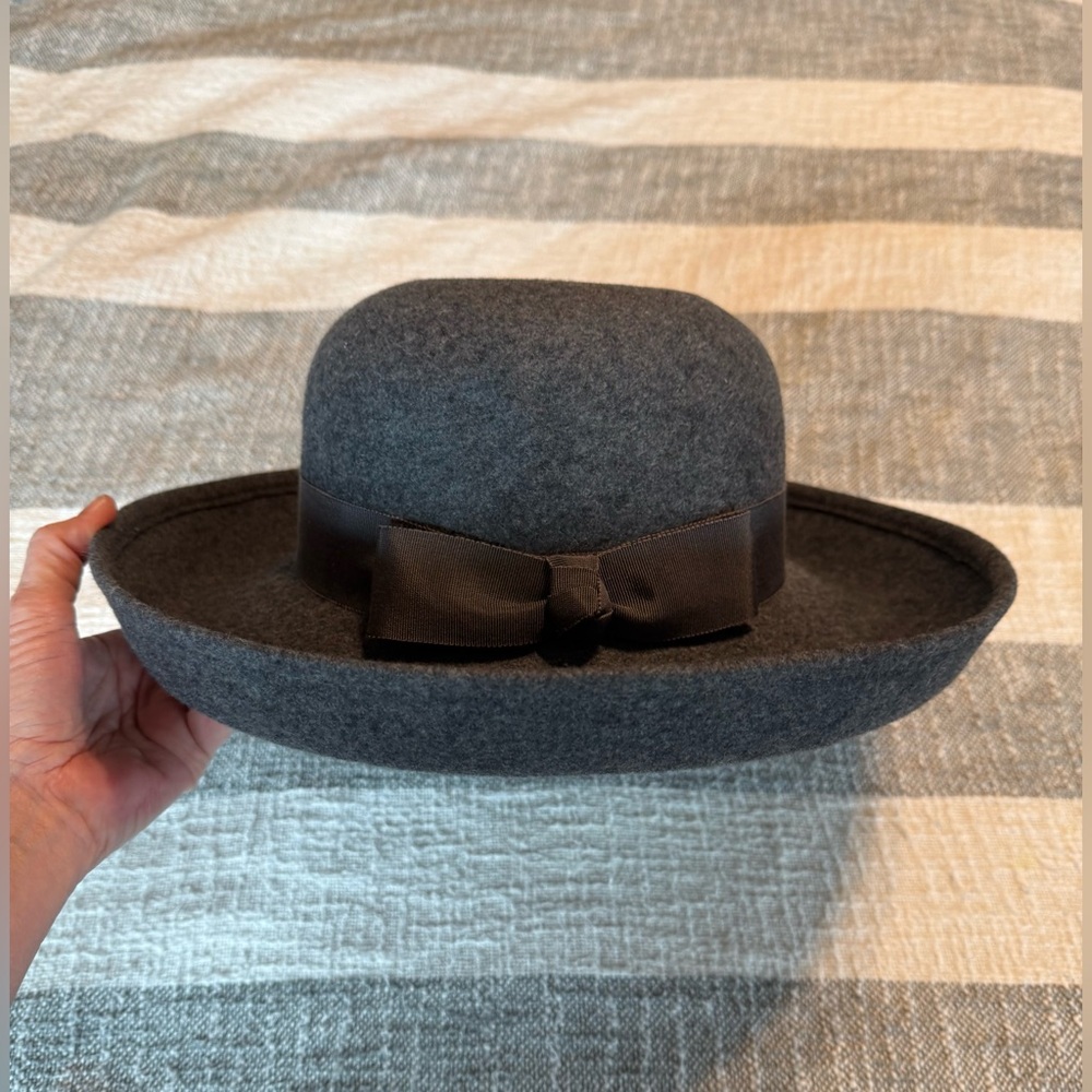 Vtg Street Smart by Betmar Gray 100% Wool Felt Hat with Gray Band with Bow USA